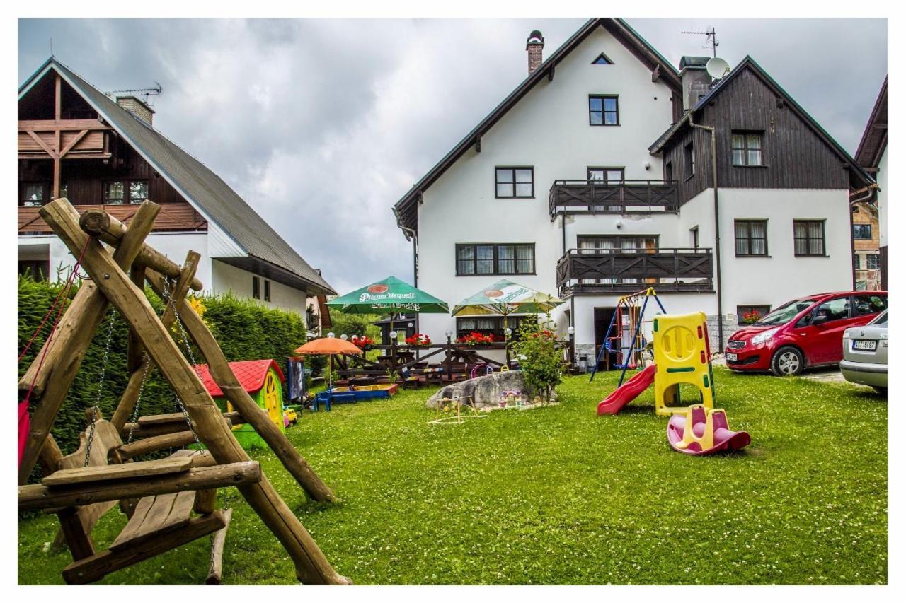 Hotel U Bernardyna à Harrachov Extérieur photo